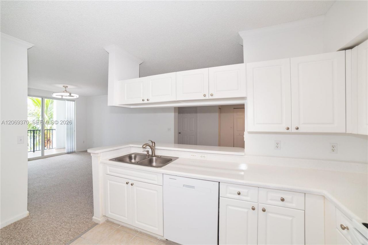 17100 N Bay Rd , Unit 1407, Sunny Isles Beach, FL 33160 Photo