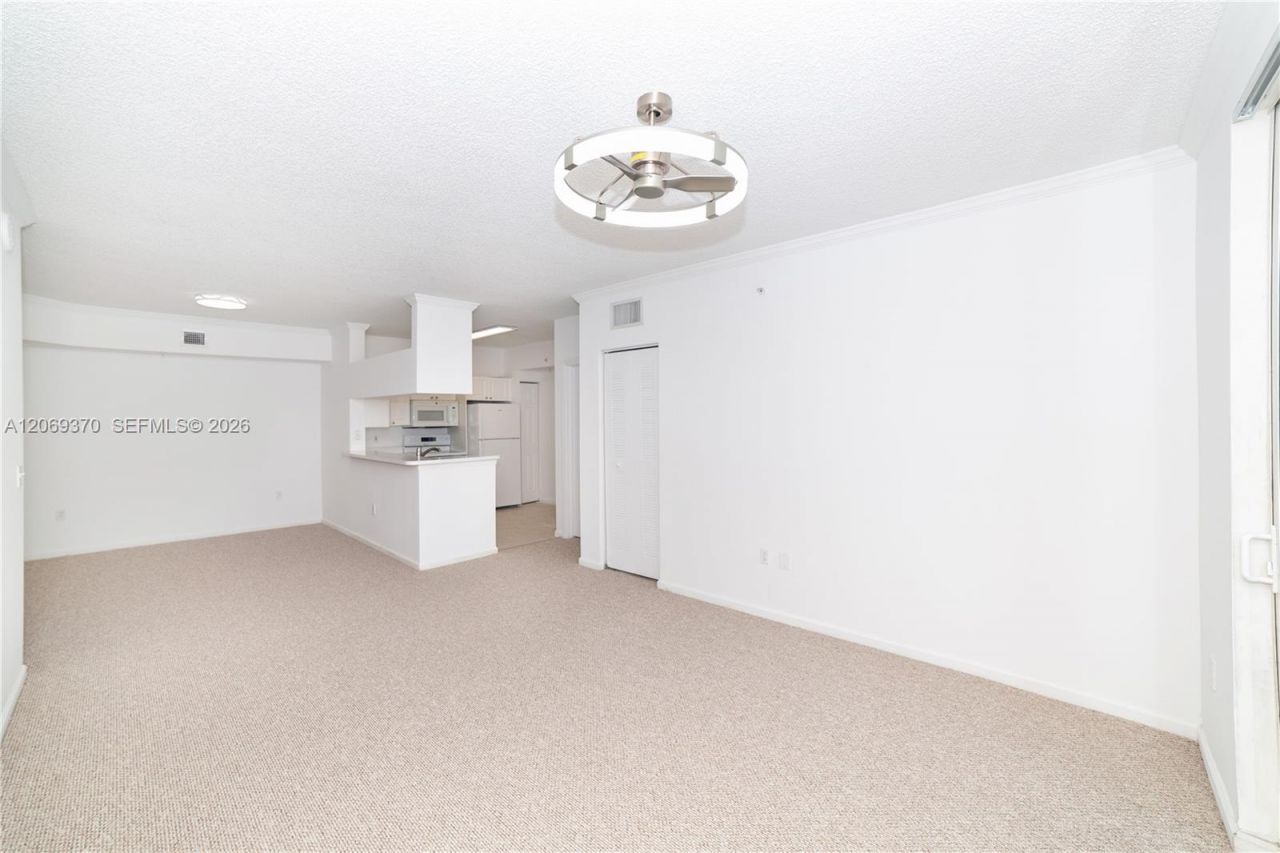 17100 N Bay Rd , Unit 1407, Sunny Isles Beach, FL 33160 Photo