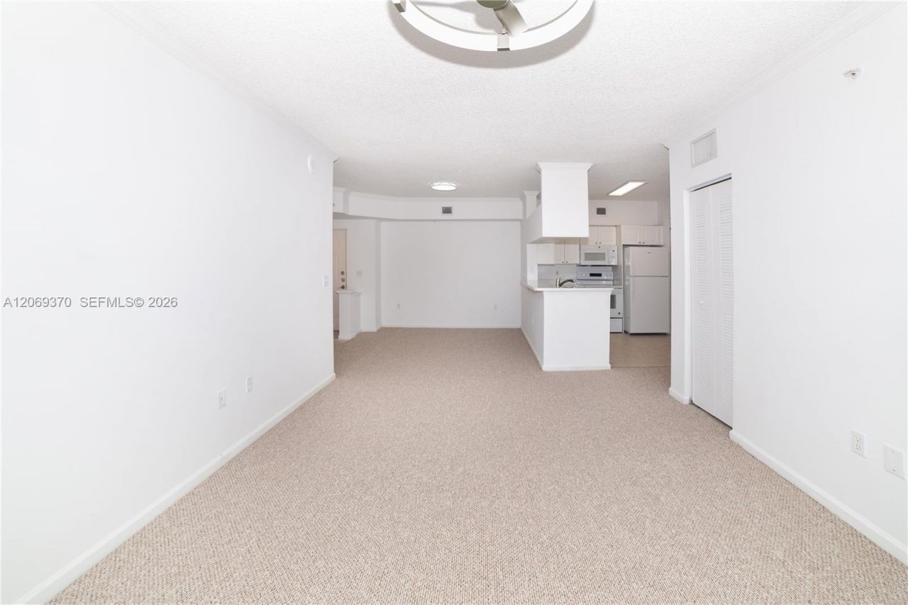 17100 N Bay Rd , Unit 1407, Sunny Isles Beach, FL 33160 Photo