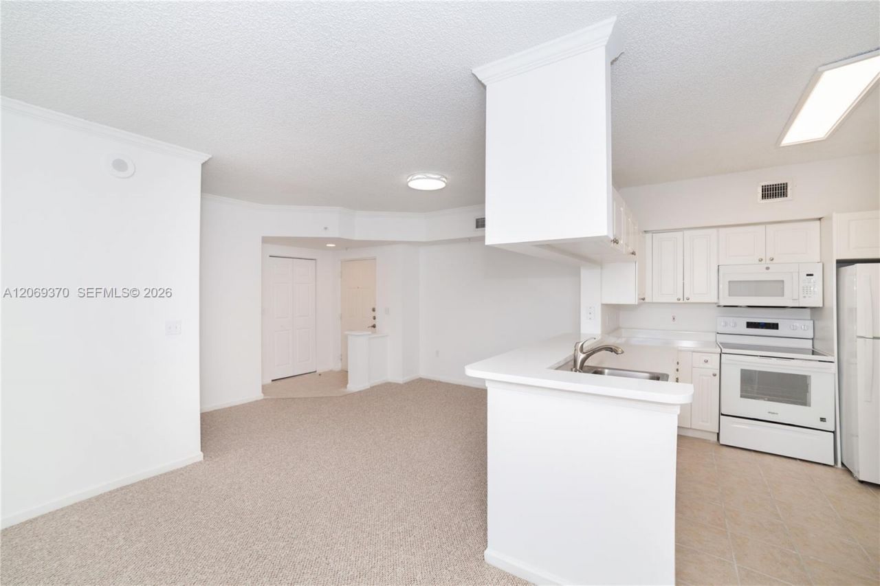 17100 N Bay Rd , Unit 1407, Sunny Isles Beach, FL 33160 Photo