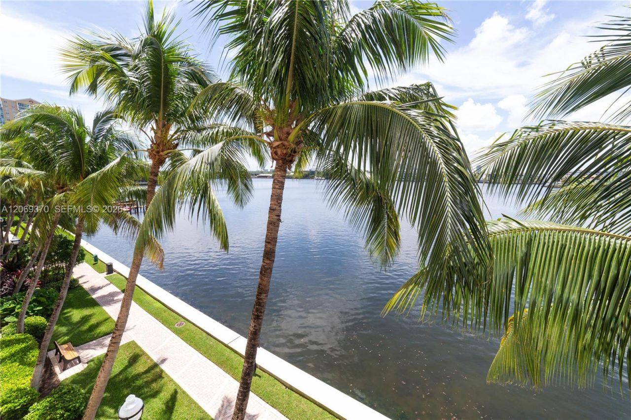17100 N Bay Rd , Unit 1407, Sunny Isles Beach, FL 33160 Photo