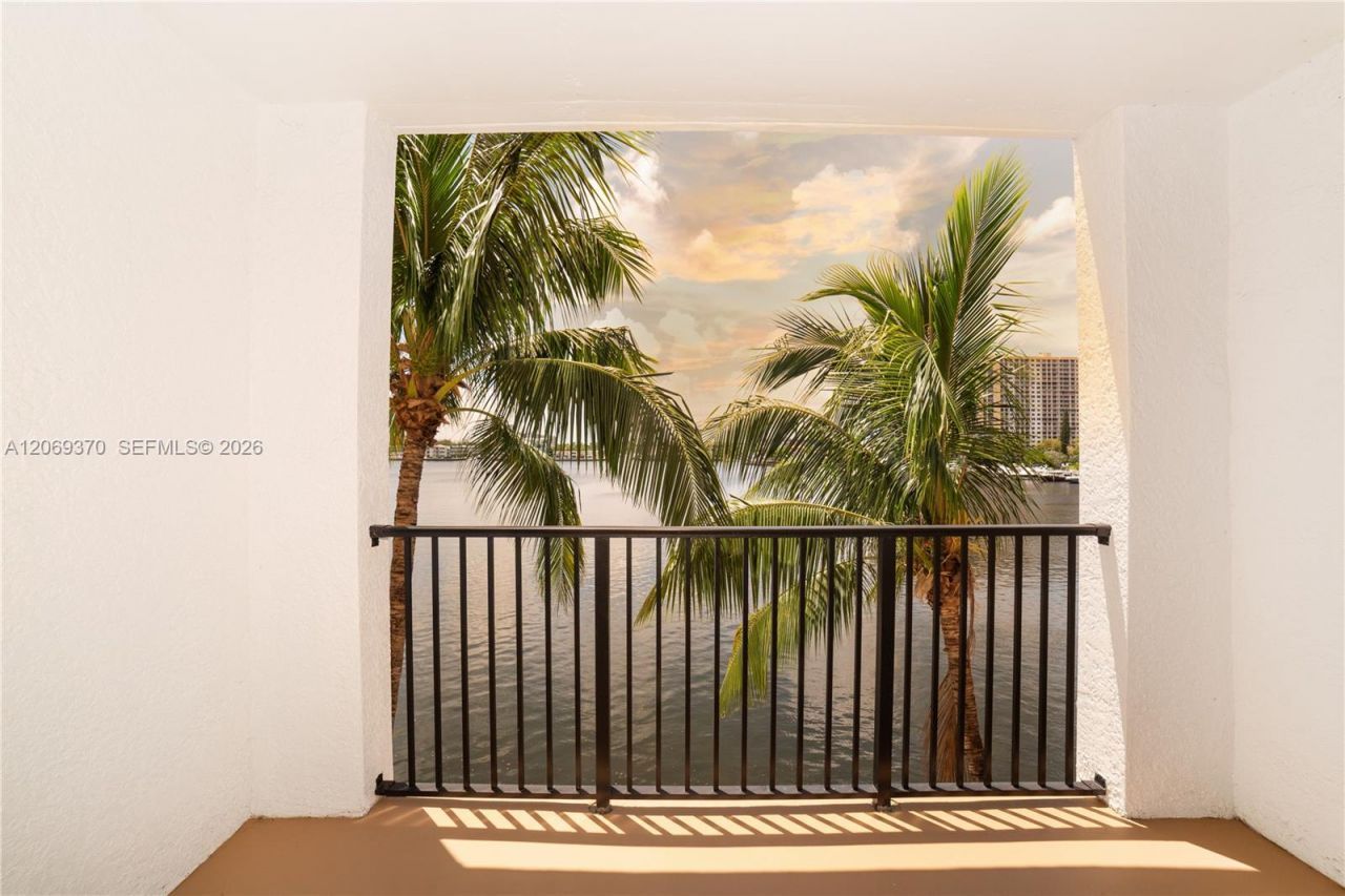 17100 N Bay Rd , Unit 1407, Sunny Isles Beach, FL 33160 Photo