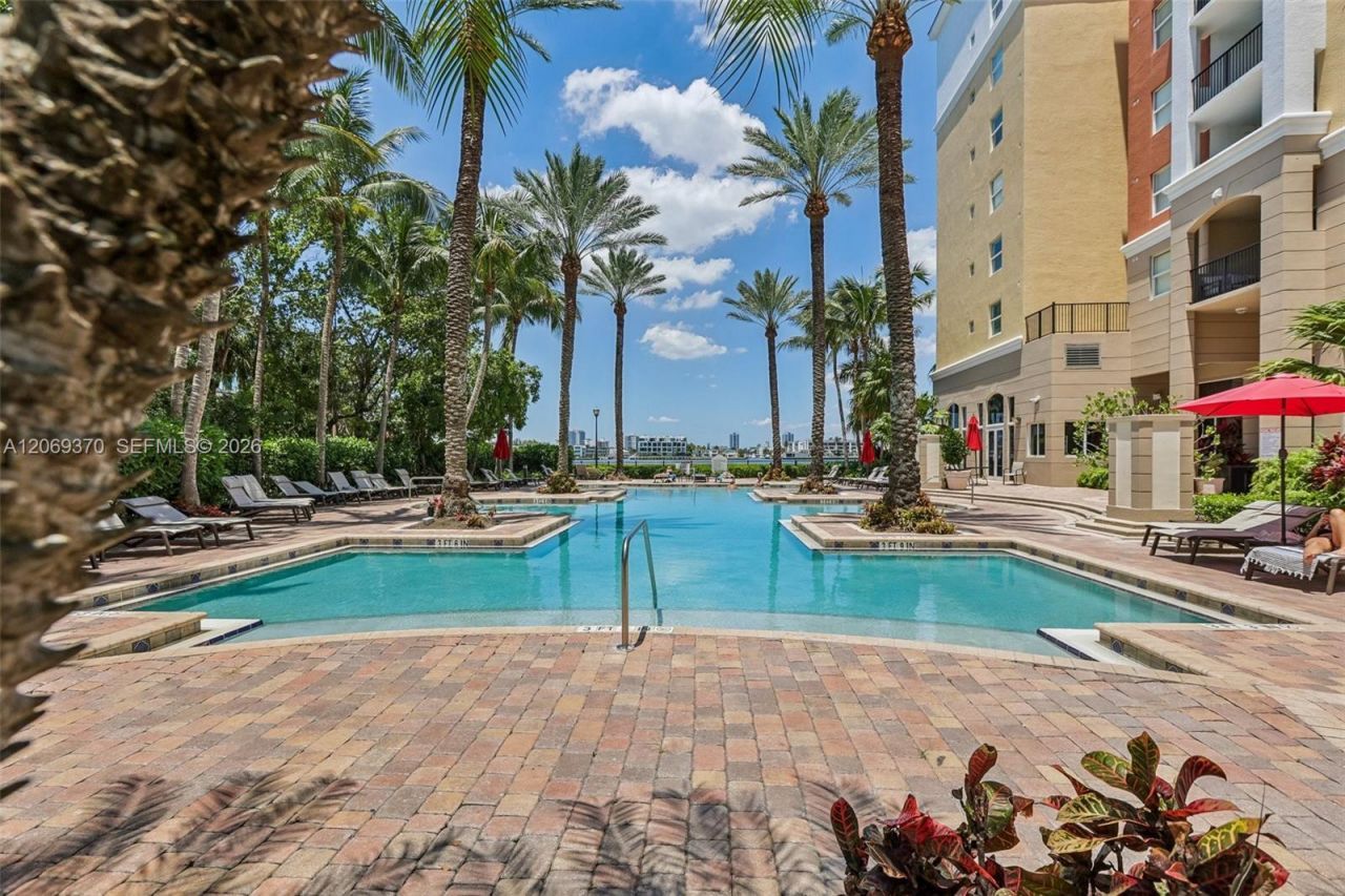 17100 N Bay Rd , Unit 1407, Sunny Isles Beach, FL 33160 Photo