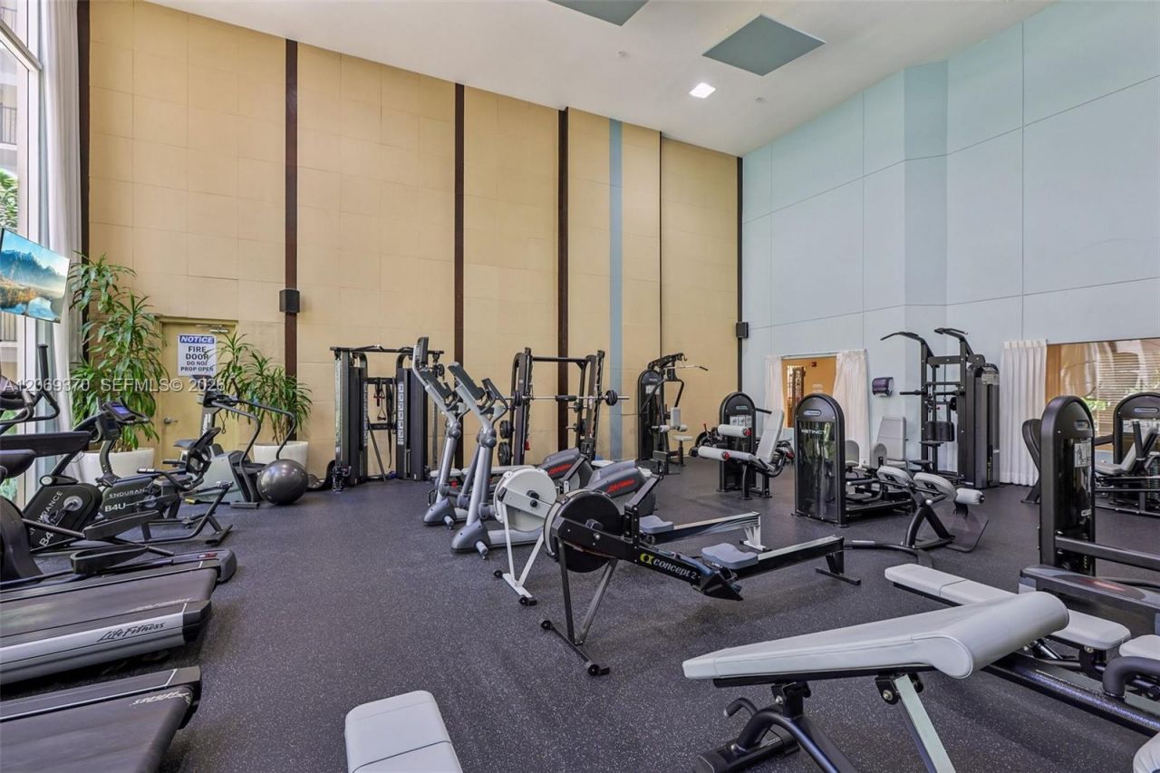 17100 N Bay Rd , Unit 1407, Sunny Isles Beach, FL 33160 Photo