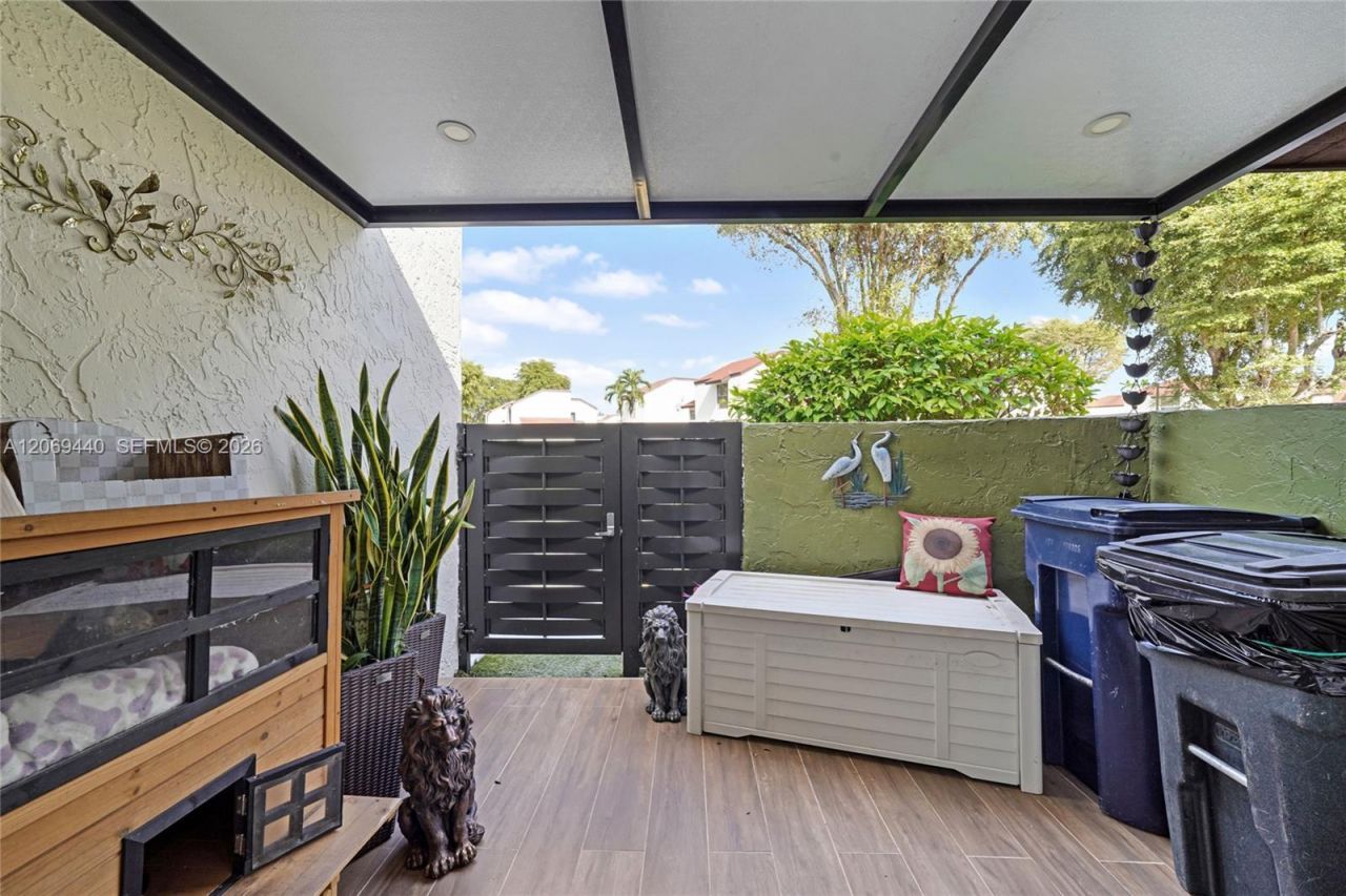 10310 NW 5th Ter, Unit 4-26, Miami, FL 33172 Photo