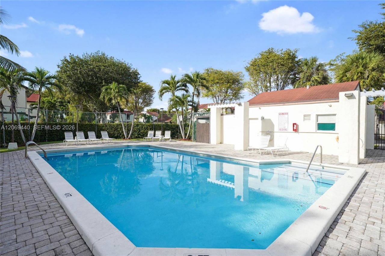 10310 NW 5th Ter, Unit 4-26, Miami, FL 33172 Photo