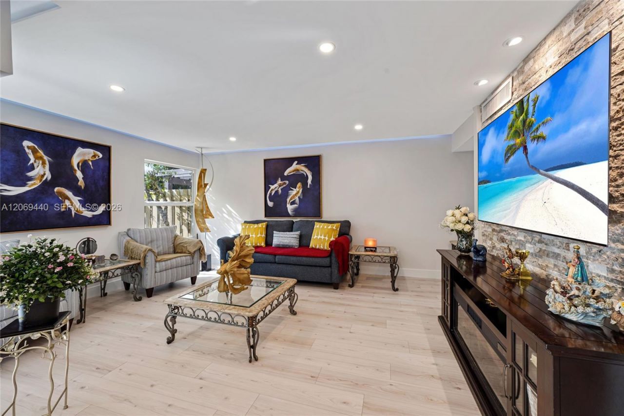 10310 NW 5th Ter, Unit 4-26, Miami, FL 33172 Photo