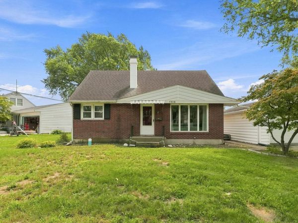 1328 N Park Drive, New Haven, IN 46774