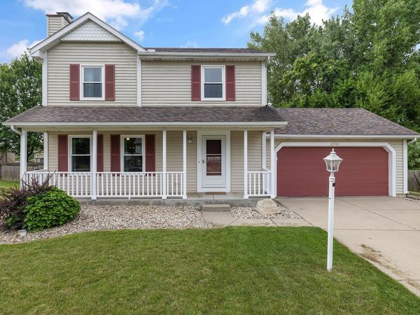 25726 Hunt Trail, South Bend, IN 46628
