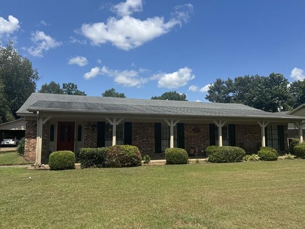 913 W Barton Street, West Memphis, AR 72301