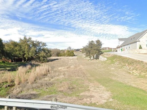 2108 Wills Way Drive, Granbury, TX 76049