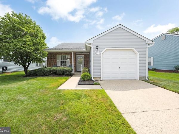 34 FAIRFAX DRIVE, MT LAUREL, NJ 08054