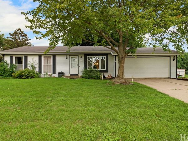 214 Augusta Drive, McHenry, IL 60050