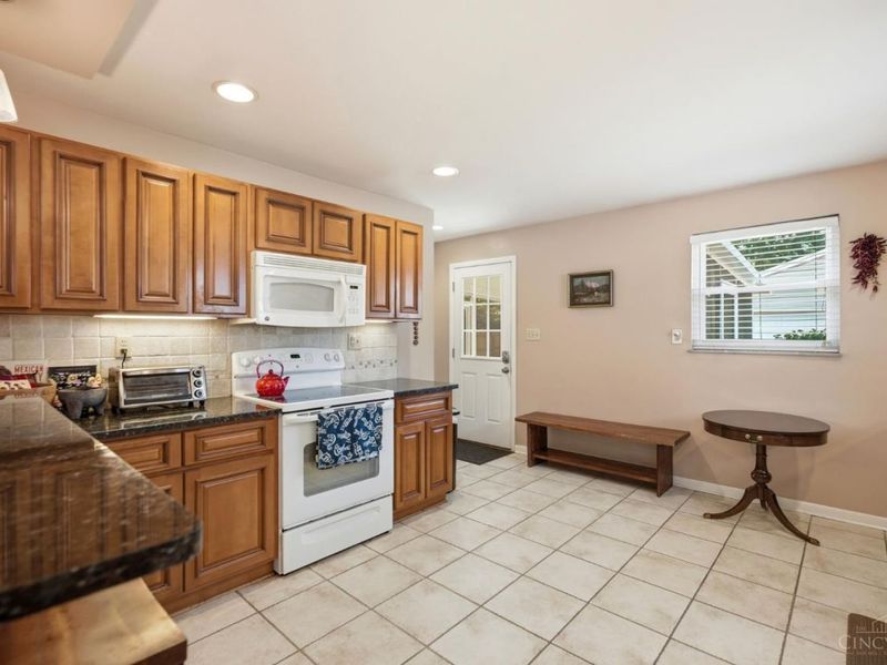 7903 Buckeye Crescent, Madeira, OH 45243 Photo 15