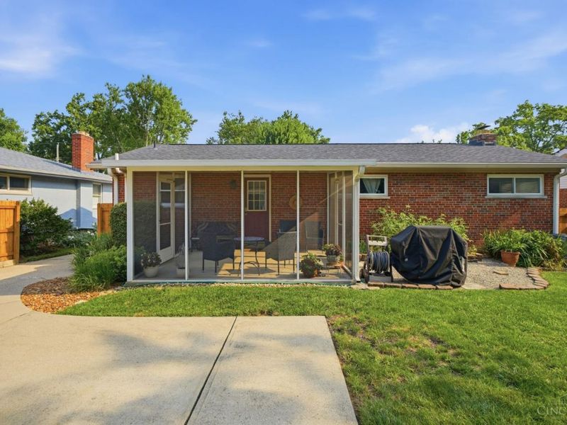 7903 Buckeye Crescent, Madeira, OH 45243 Photo 3