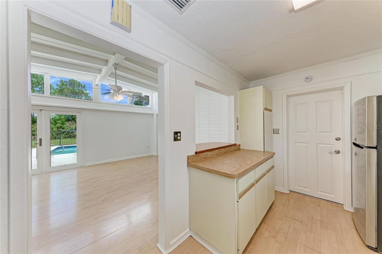 413 Whitfield Avenue, Sarasota, FL 34243 Photo