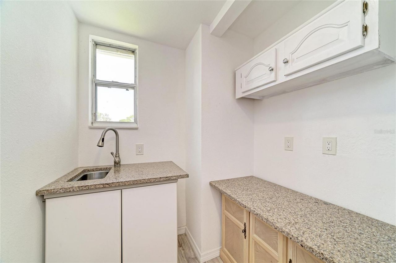 413 Whitfield Avenue, Sarasota, FL 34243 Photo