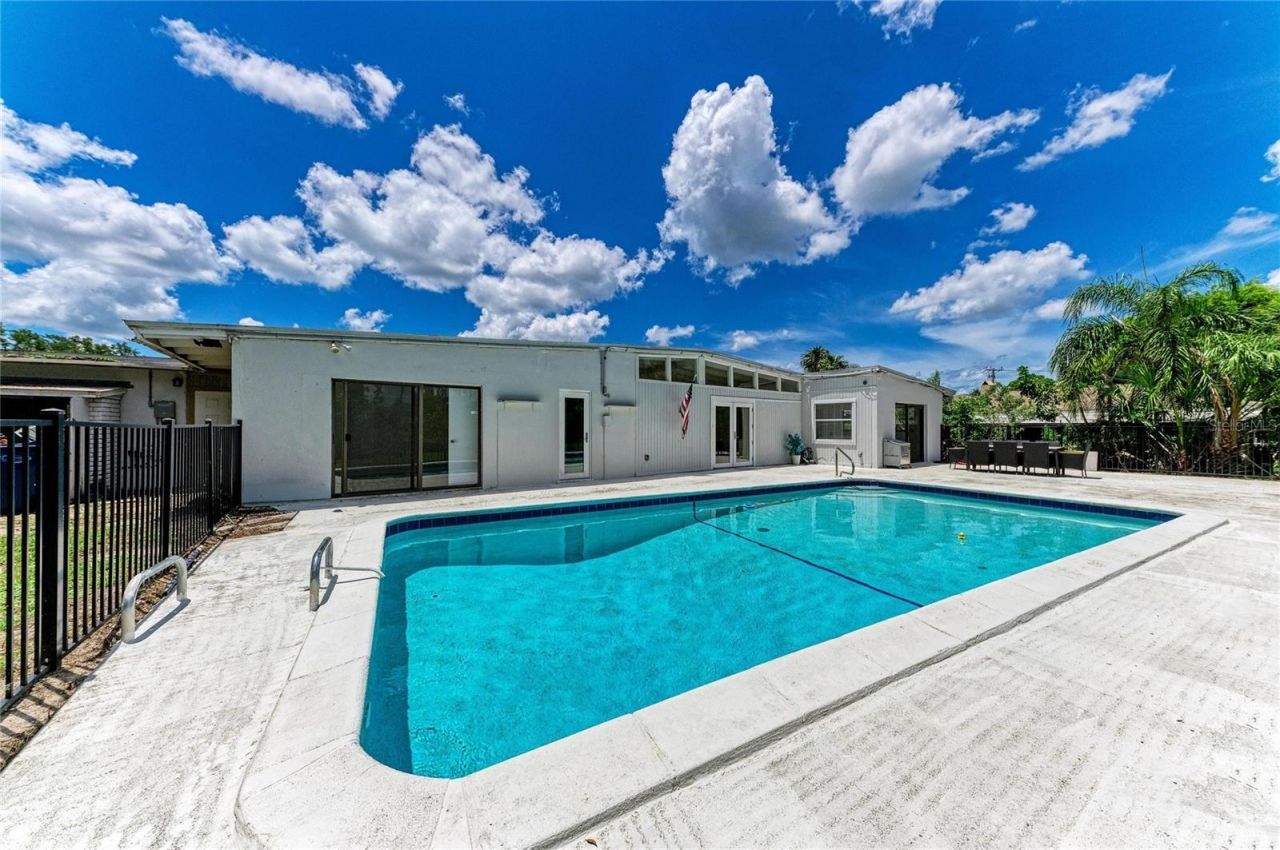 413 Whitfield Avenue, Sarasota, FL 34243 Photo
