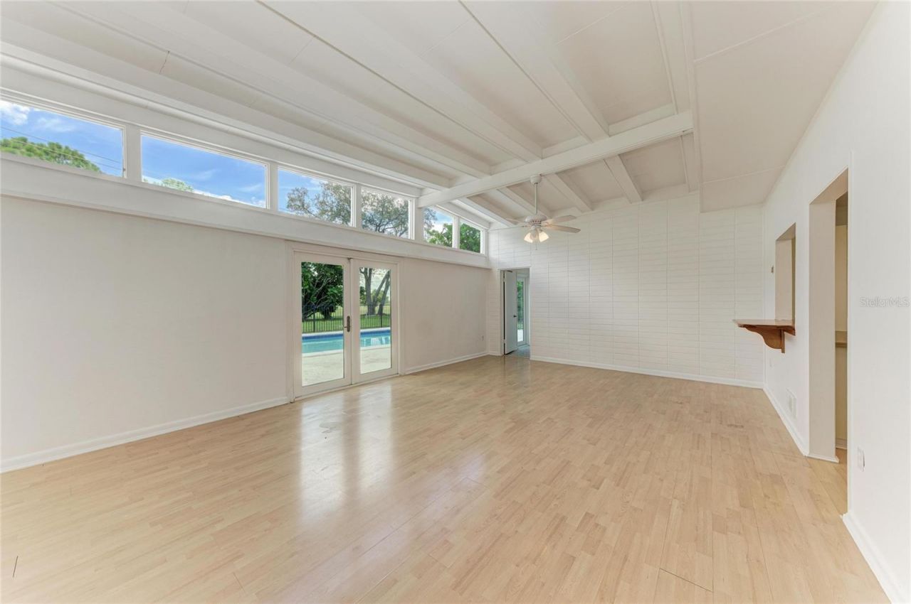 413 Whitfield Avenue, Sarasota, FL 34243 Photo