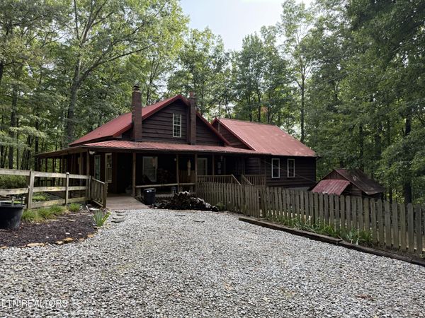 360 Joe Barnett Rd, Jamestown, TN 38556