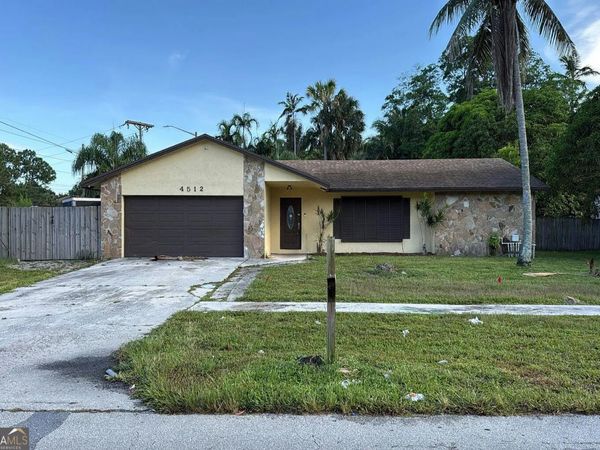 4512 Blue Pine Circle, Lake Worth, FL 33463