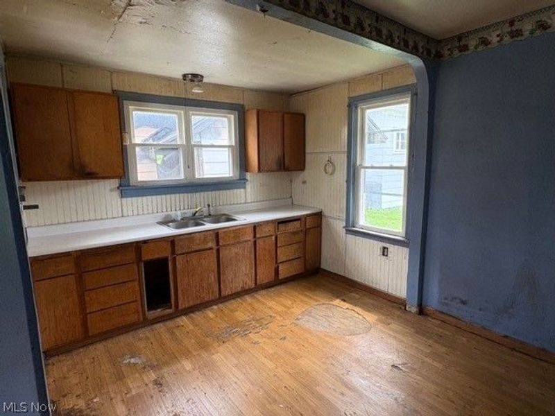 61 E Ely Street, Alliance, OH 44601 Photo 8