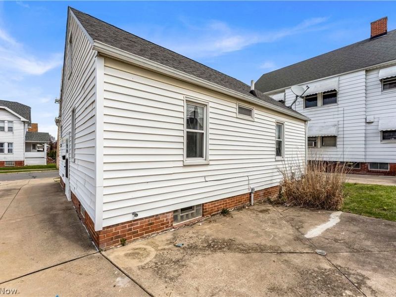 10518 Langton Avenue, Garfield Heights, OH 44125 Photo 21