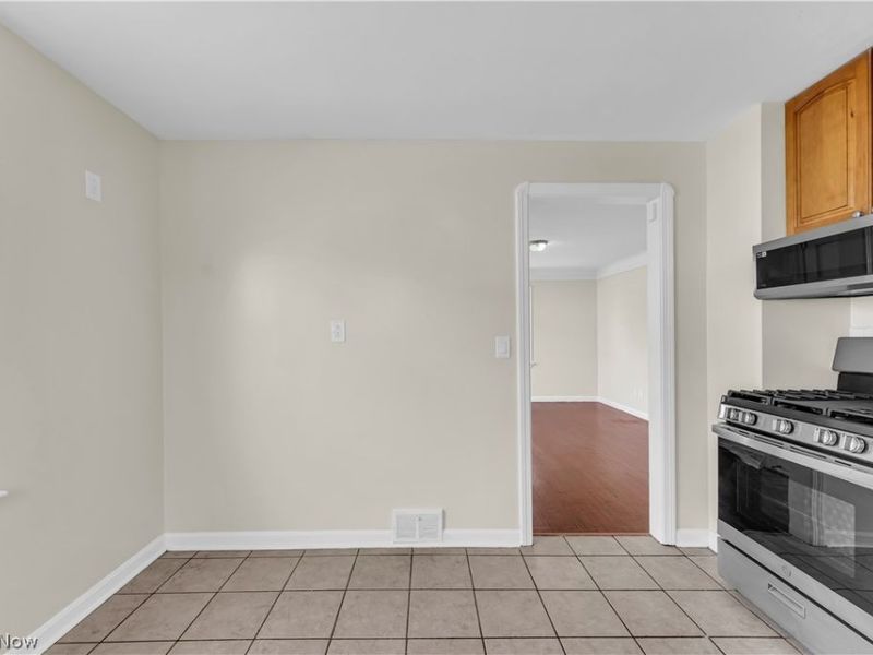10518 Langton Avenue, Garfield Heights, OH 44125 Photo 7