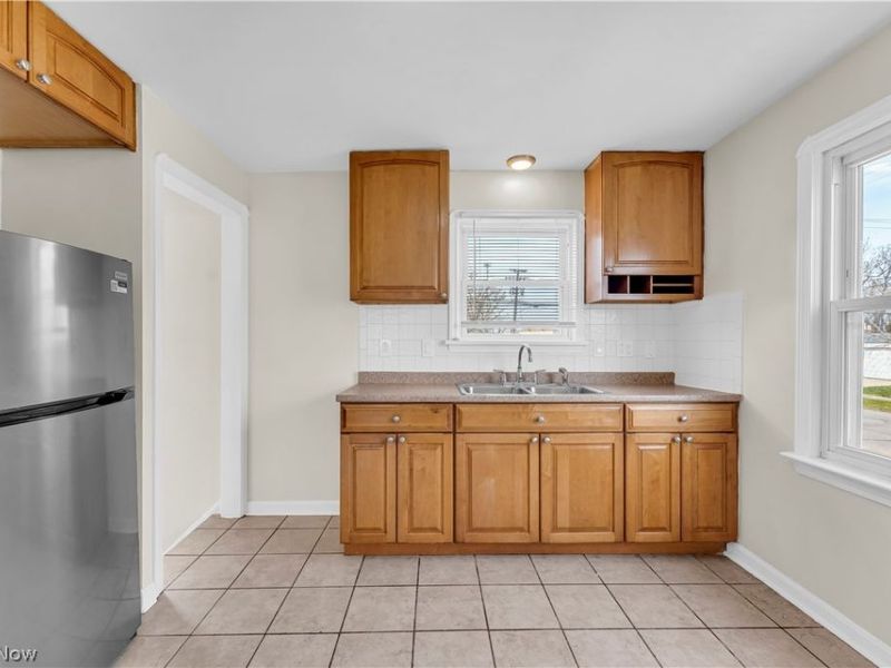 10518 Langton Avenue, Garfield Heights, OH 44125 Photo 8