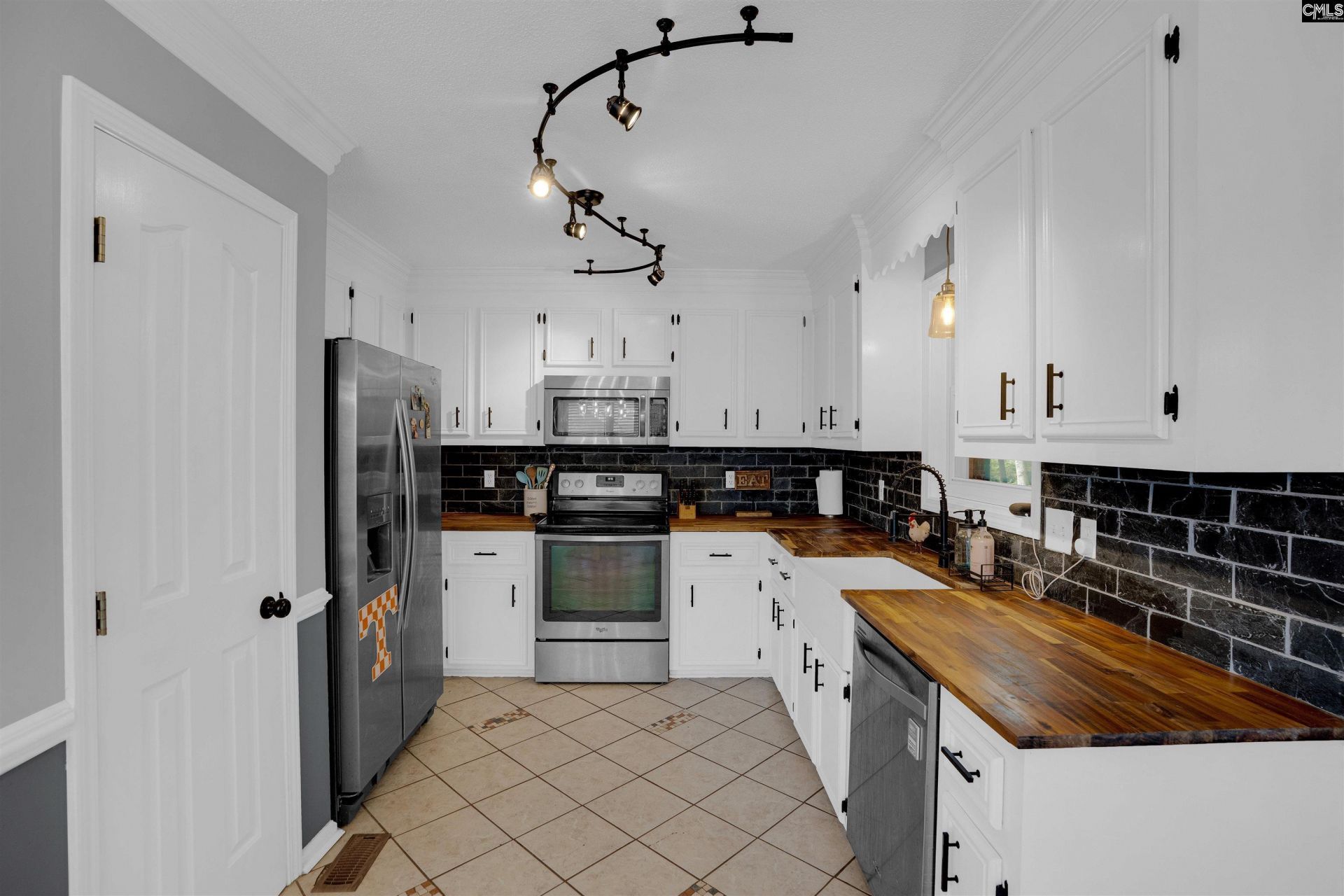 209 Mossborough Drive Photo 13