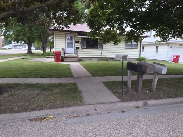 109 W Sycamore Street, Dunkerton, IA 50626