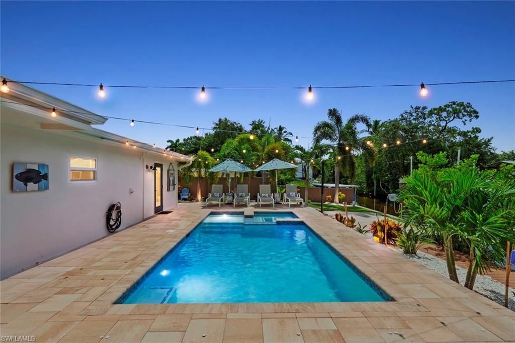 2736 Riverview Dr, Naples, FL 34112 Photo