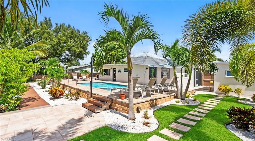 2736 Riverview Dr, Naples, FL 34112 Photo