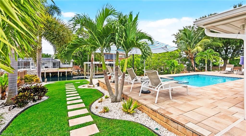 2736 Riverview Dr, Naples, FL 34112 Photo