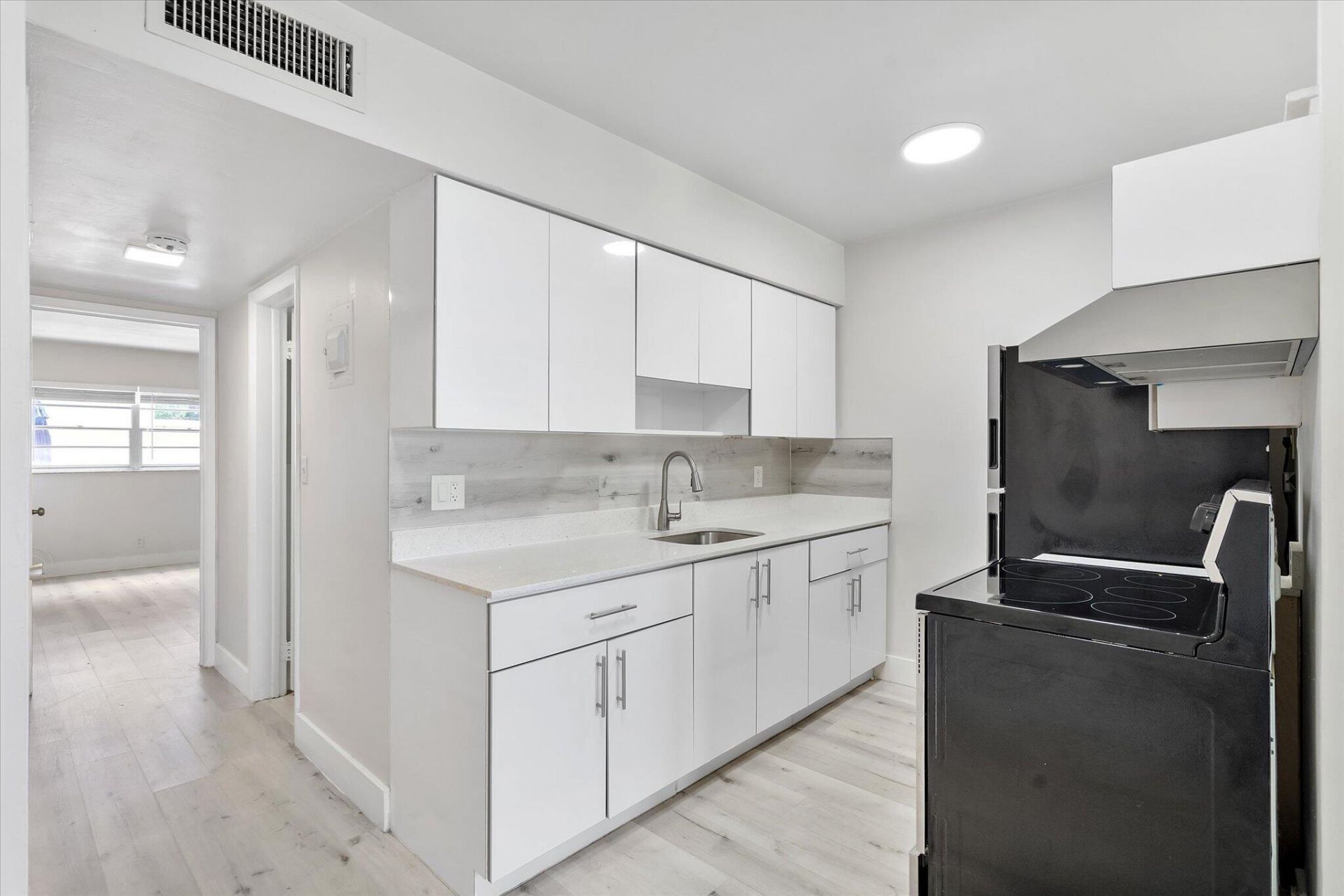 1638 Plunkett Street, Unit 9, Hollywood, FL 33020 Photo