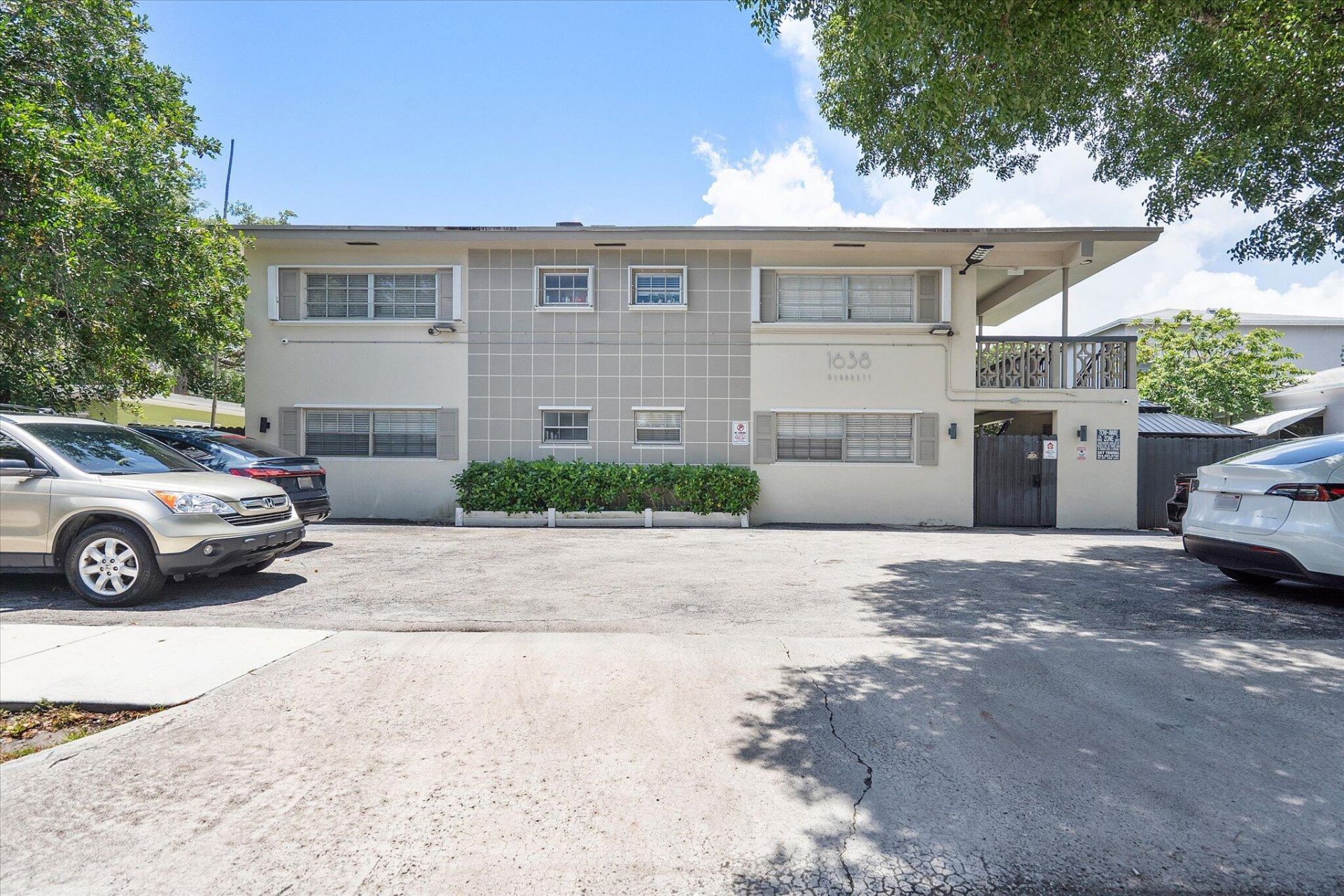 1638 Plunkett Street, Unit 9, Hollywood, FL 33020 Photo