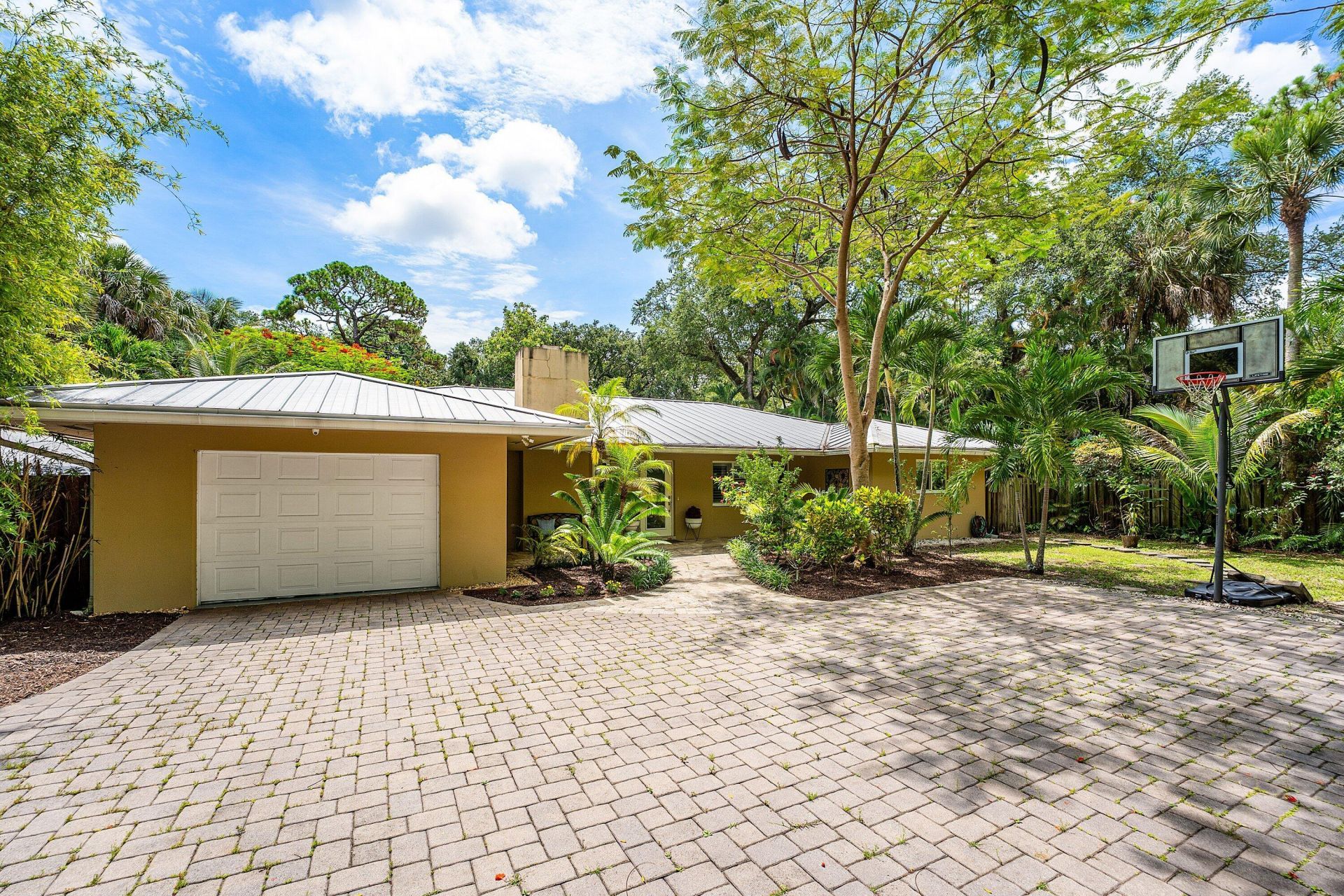 2130 SW 27th Terrace, Fort Lauderdale, FL 33312 Photo