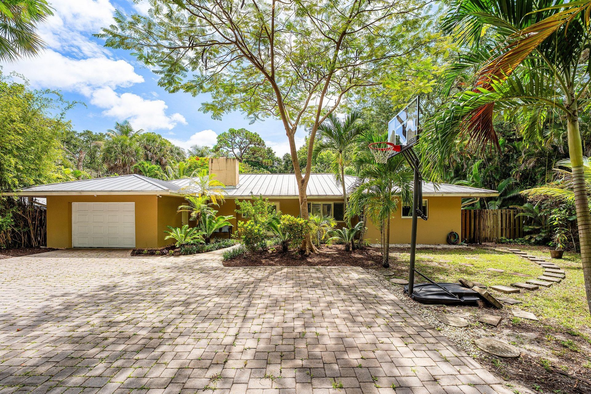 2130 SW 27th Terrace, Fort Lauderdale, FL 33312 Photo