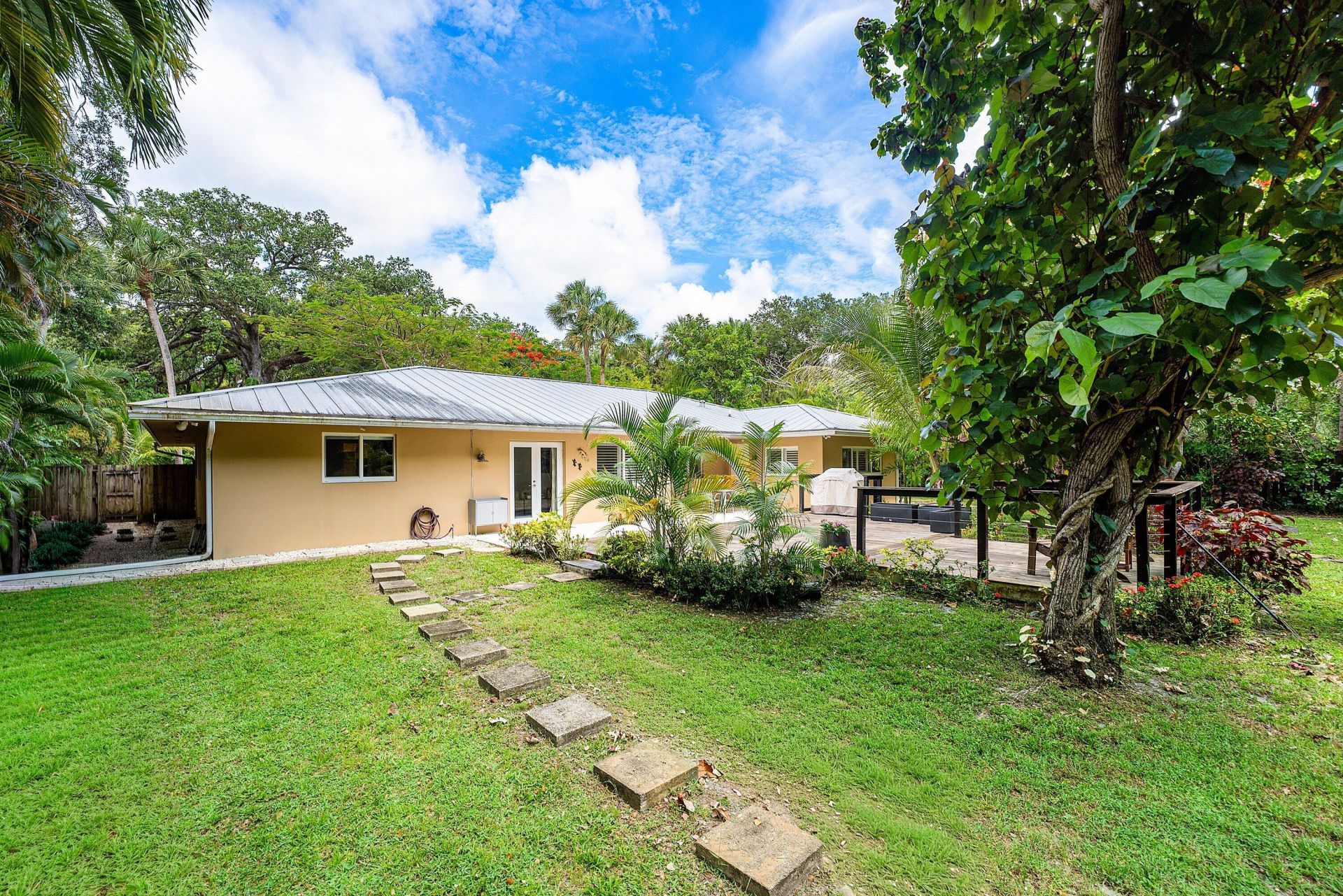 2130 SW 27th Terrace, Fort Lauderdale, FL 33312 Photo