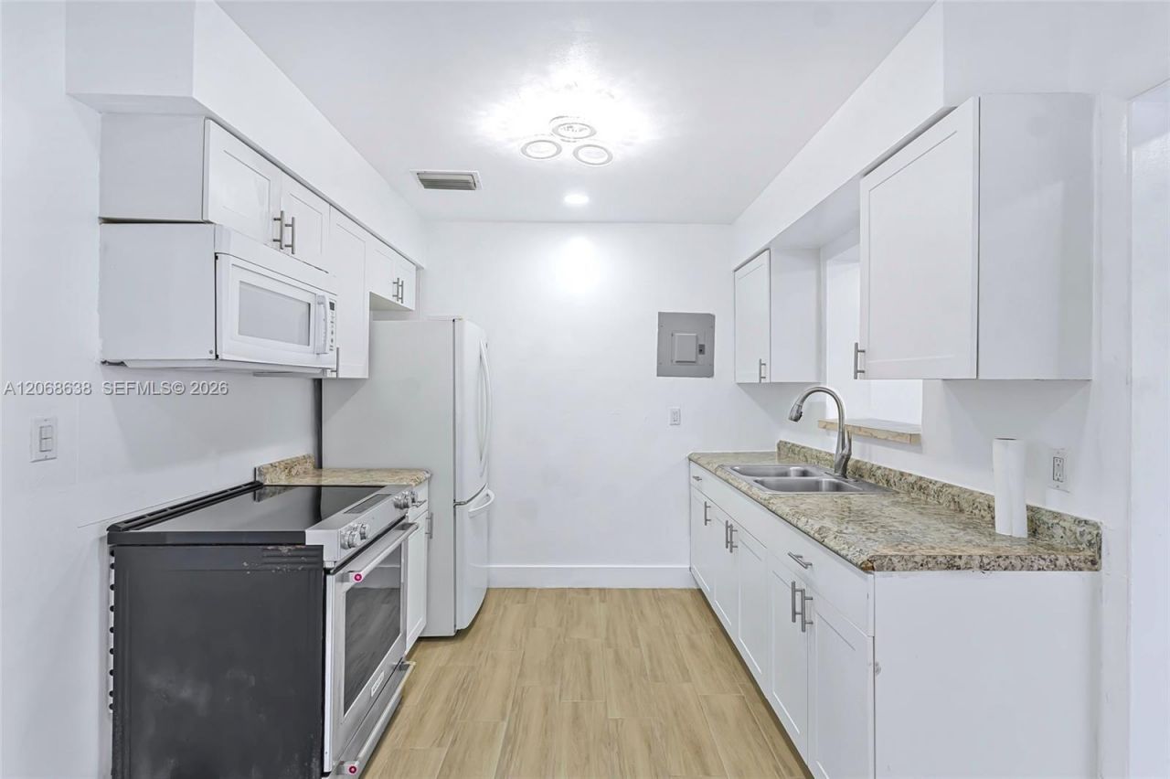 1854 Lauderdale Manor Dr , Fort Lauderdale, FL 33311 Photo