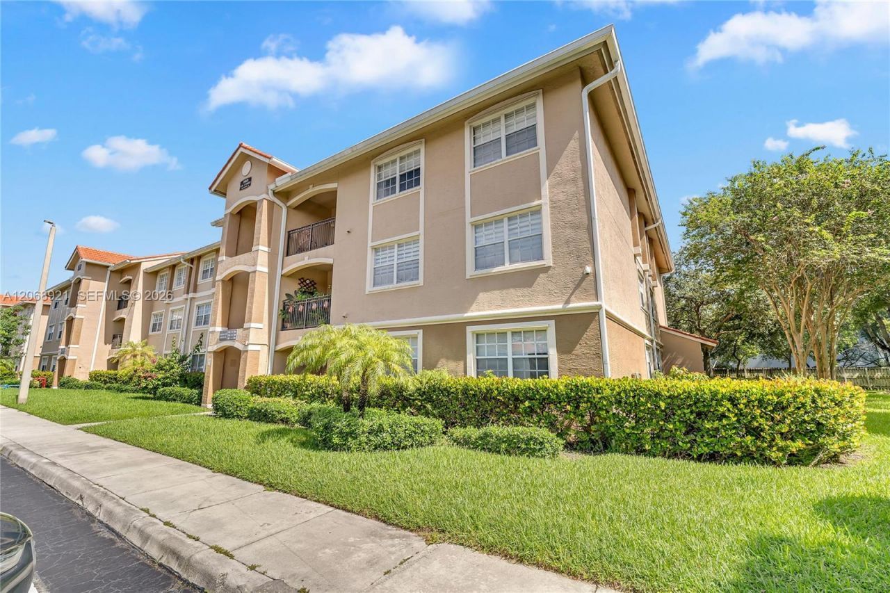 11601 SW 2nd St, Unit 21308, Pembroke Pines, FL 33025 Photo