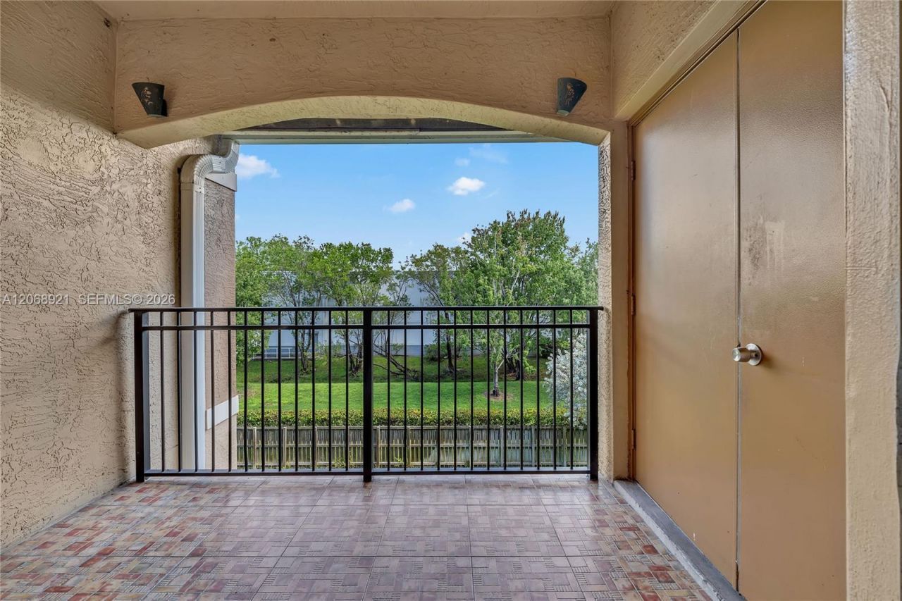 11601 SW 2nd St, Unit 21308, Pembroke Pines, FL 33025 Photo