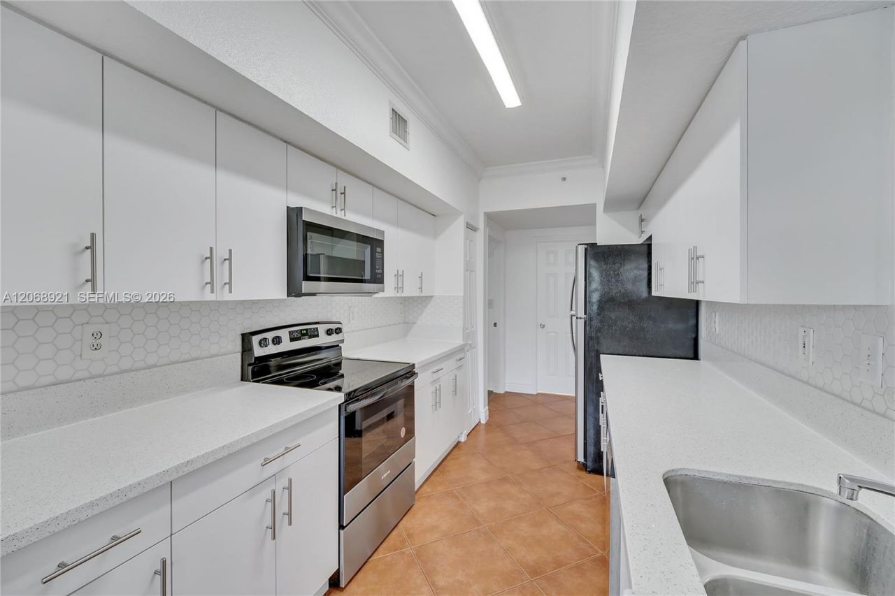 11601 SW 2nd St, Unit 21308, Pembroke Pines, FL 33025 Photo