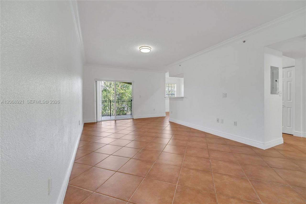 11601 SW 2nd St, Unit 21308, Pembroke Pines, FL 33025 Photo
