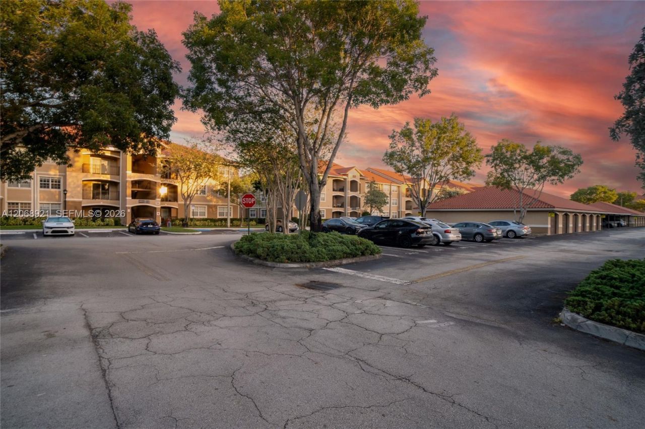 11601 SW 2nd St, Unit 21308, Pembroke Pines, FL 33025 Photo