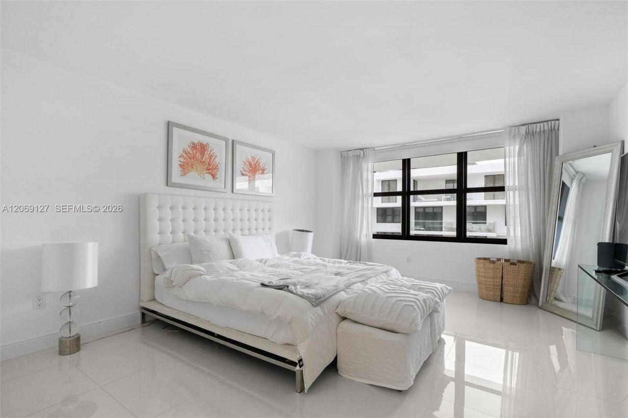 9801 Collins Ave , Unit 20V, Bal Harbour, FL 33154 Photo