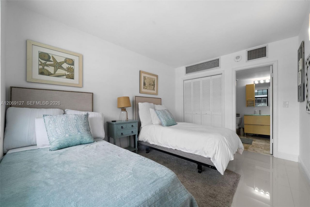9801 Collins Ave , Unit 20V, Bal Harbour, FL 33154 Photo