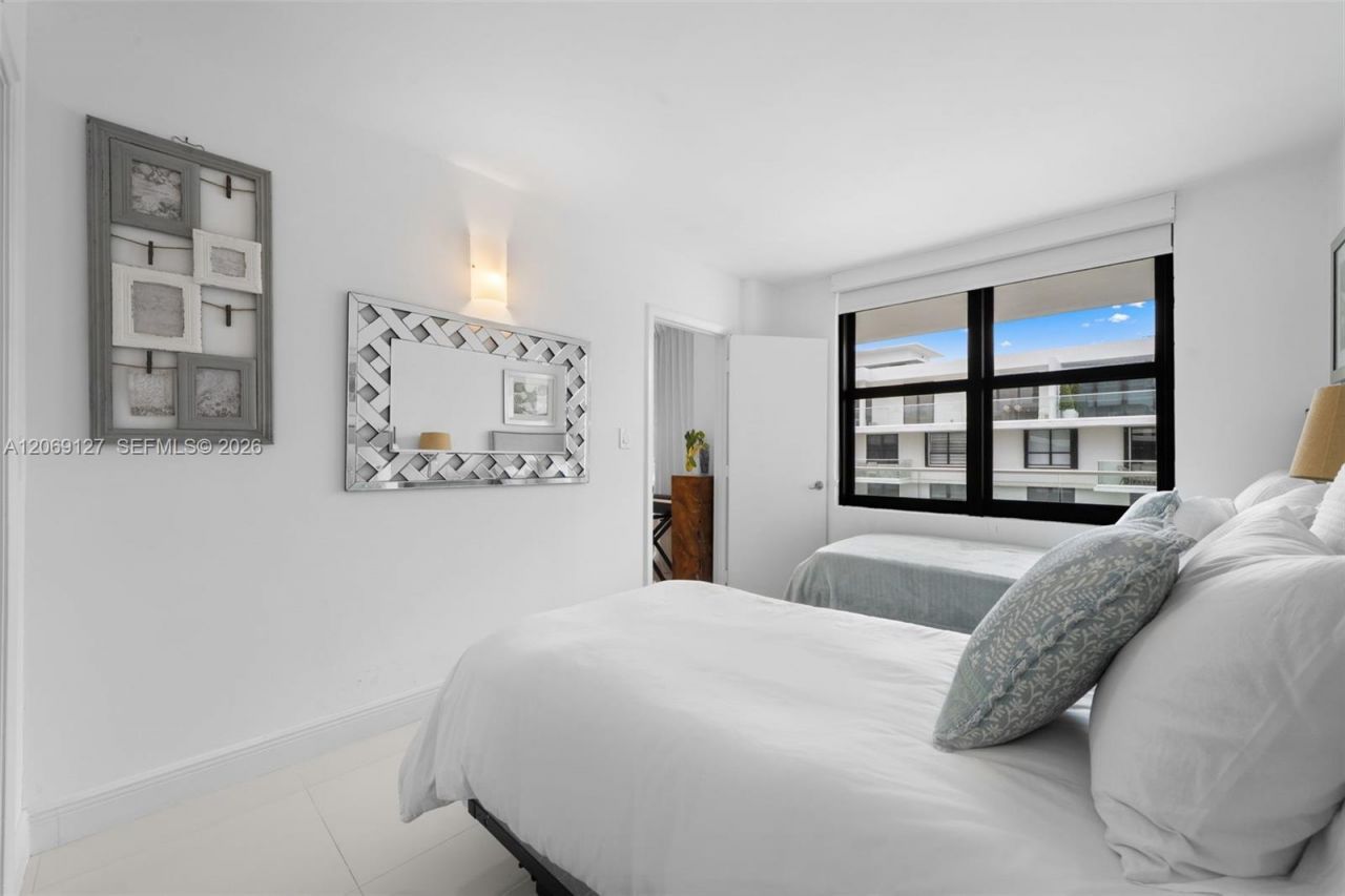 9801 Collins Ave , Unit 20V, Bal Harbour, FL 33154 Photo