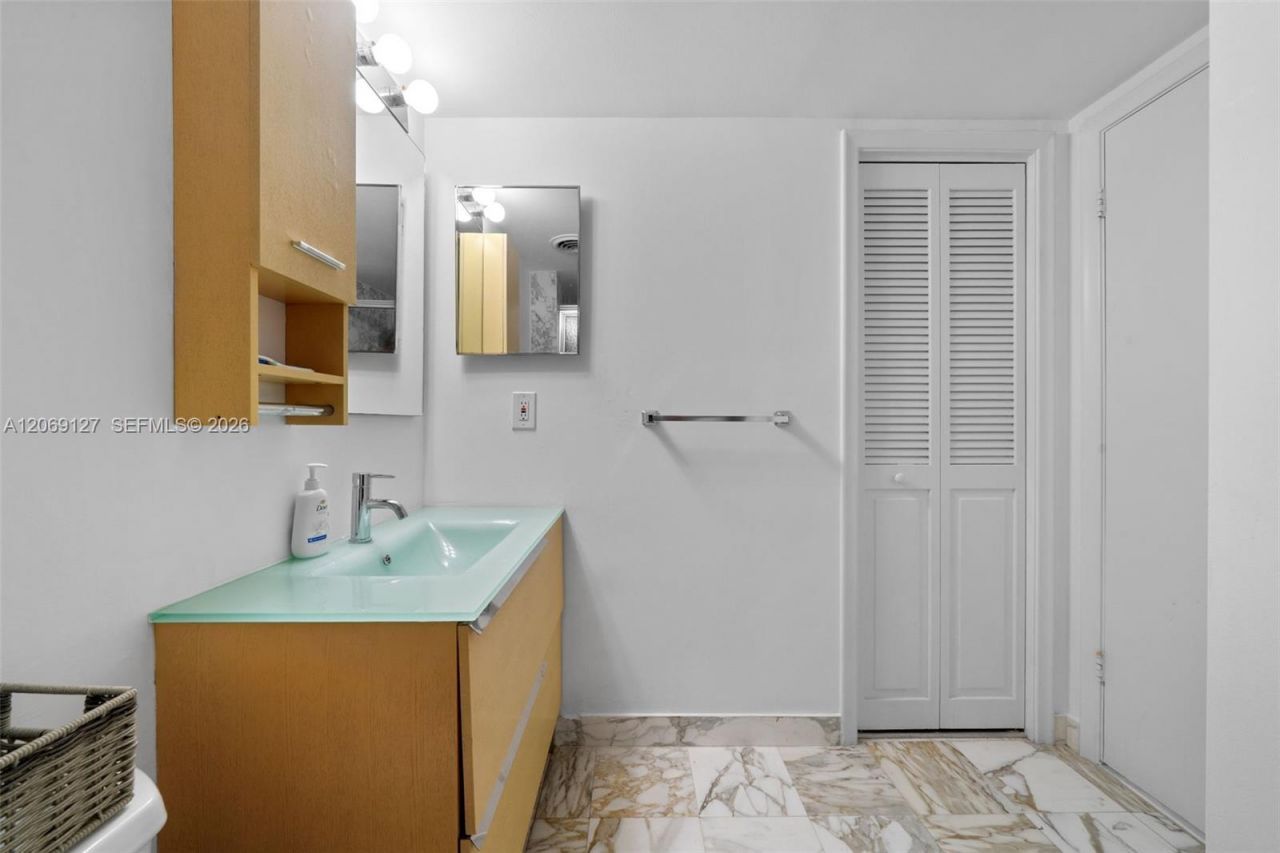 9801 Collins Ave , Unit 20V, Bal Harbour, FL 33154 Photo