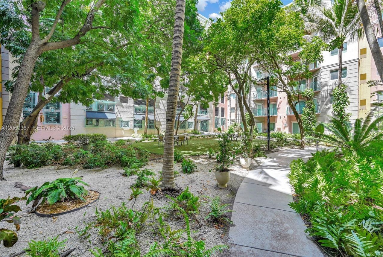 6001 SW 70th St , Unit 227, South Miami, FL 33143 Photo